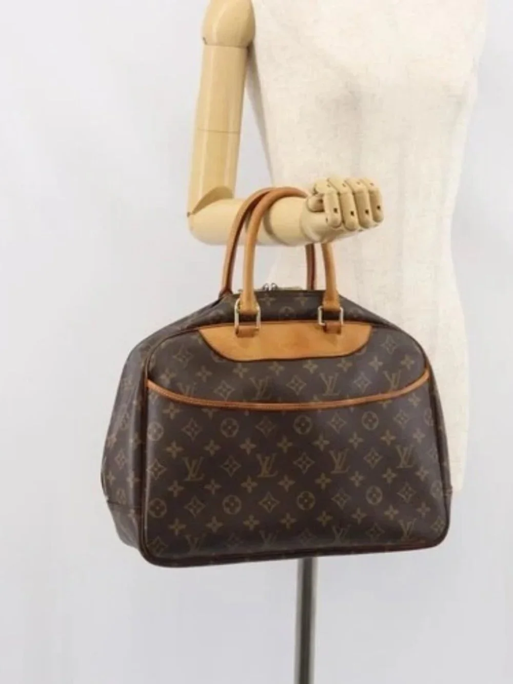 LOUIS VUITTON Monogram Deauville Hand Bag